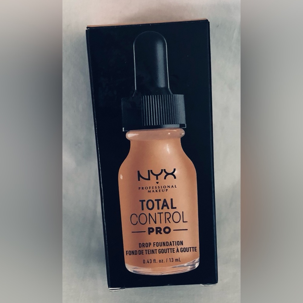 NYX Total Control Drop Foundation clasic Tan. 0.43 Fl oz